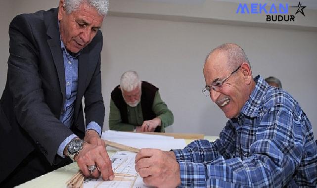 Keçiören Belediyesi Huzurevi’nde yaş almış büyükler için model uçak yapımına yönelik eğitimler başladı