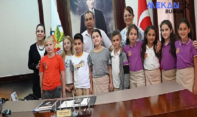 Öğrenciler yerel yönetimler dersi için Kemer Belediyesi’nde
