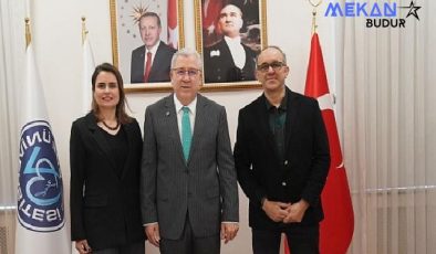 Egeli bilim ekibi romatizmal hastalıkların tedavi sürecini destekleyen termal eldiven