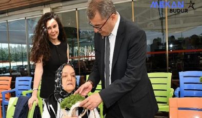 Alzheimer hastaları için Anneler Günü kutlaması